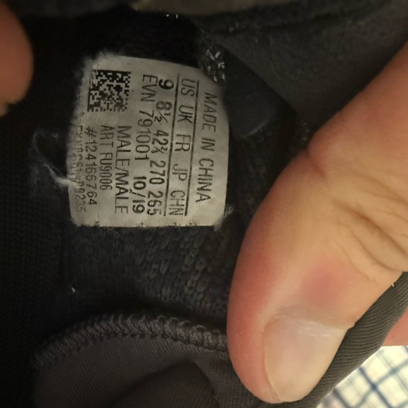 Yeezy boost 350 v2 black non reflective size 9 - Picture 8 of 13